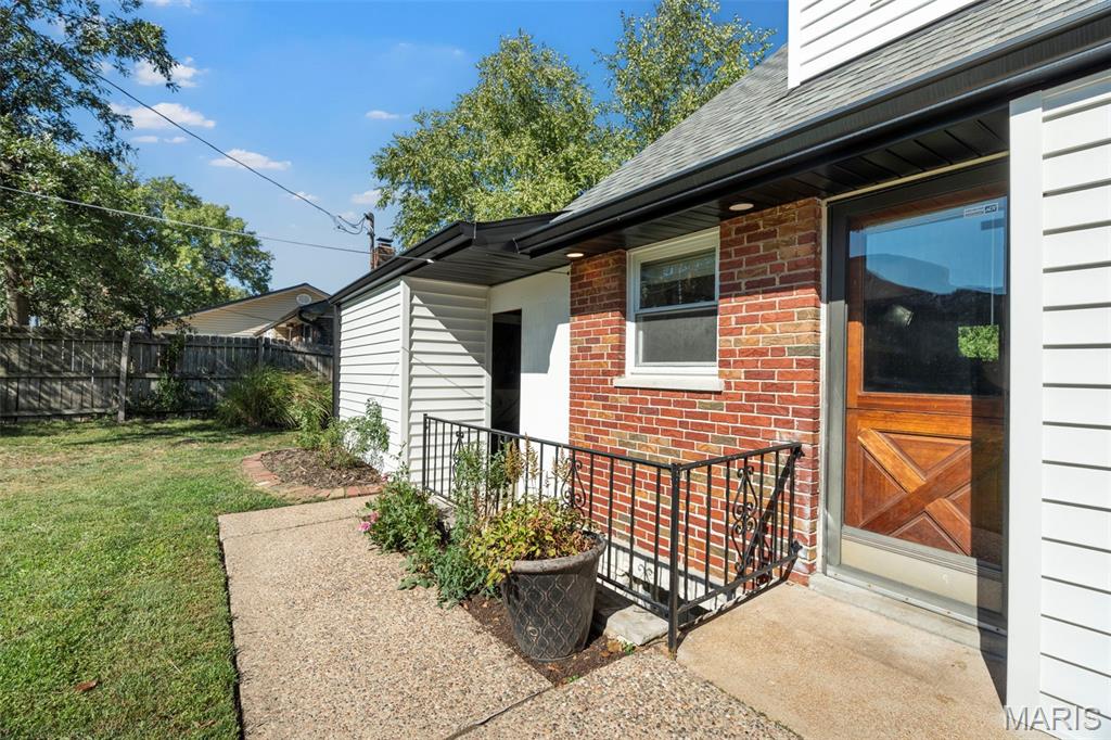 8619 Del Vista Drive