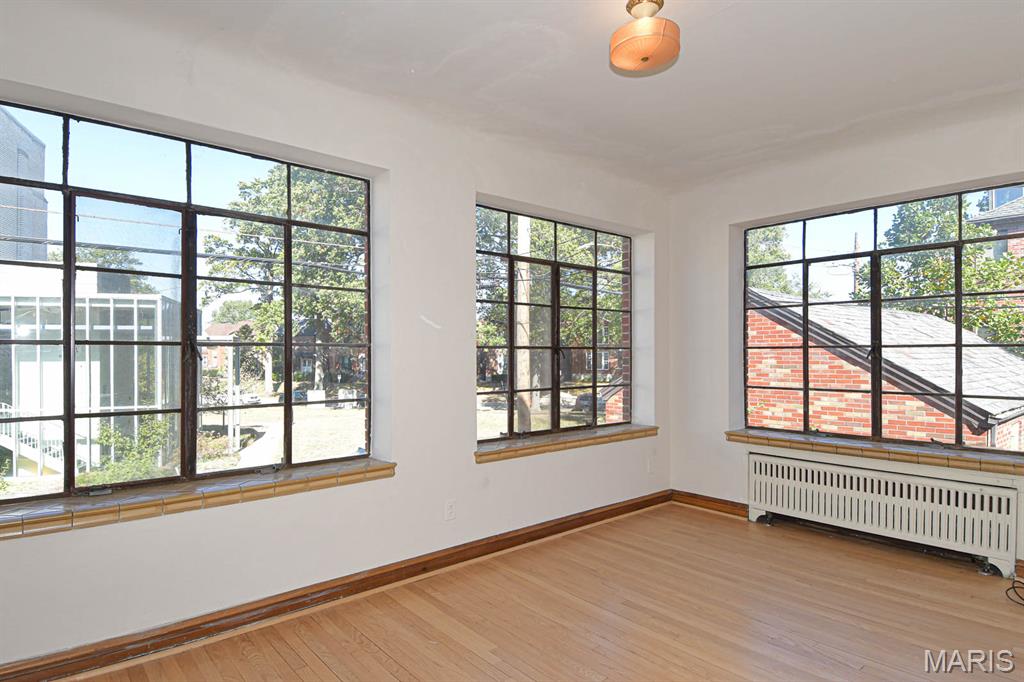 5859 Nottingham Avenue Unit: 1E