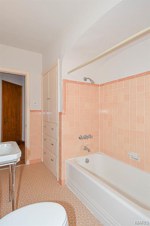 5859 Nottingham Avenue Unit: 1E