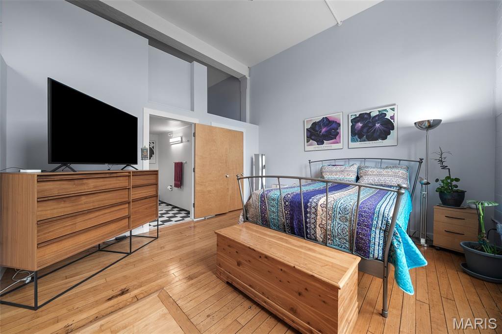 4242 Laclede Avenue Unit: 106