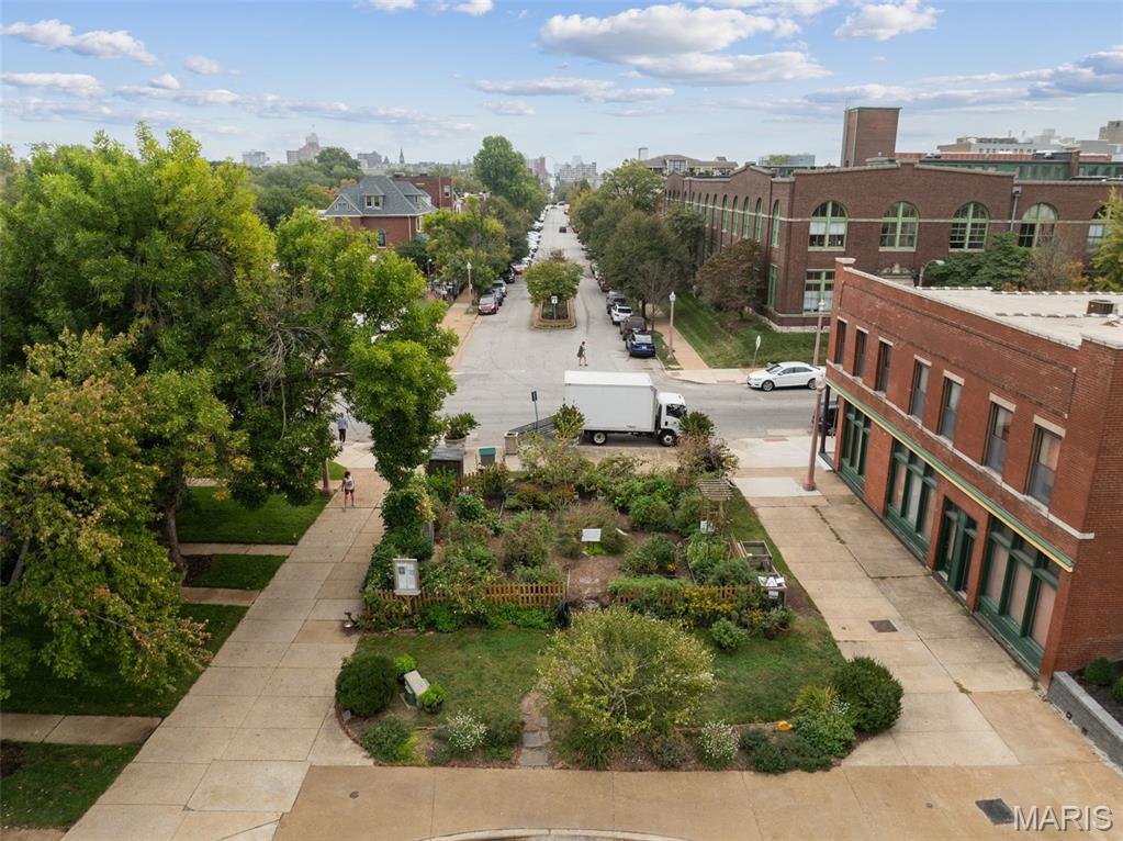 4242 Laclede Avenue Unit: 106