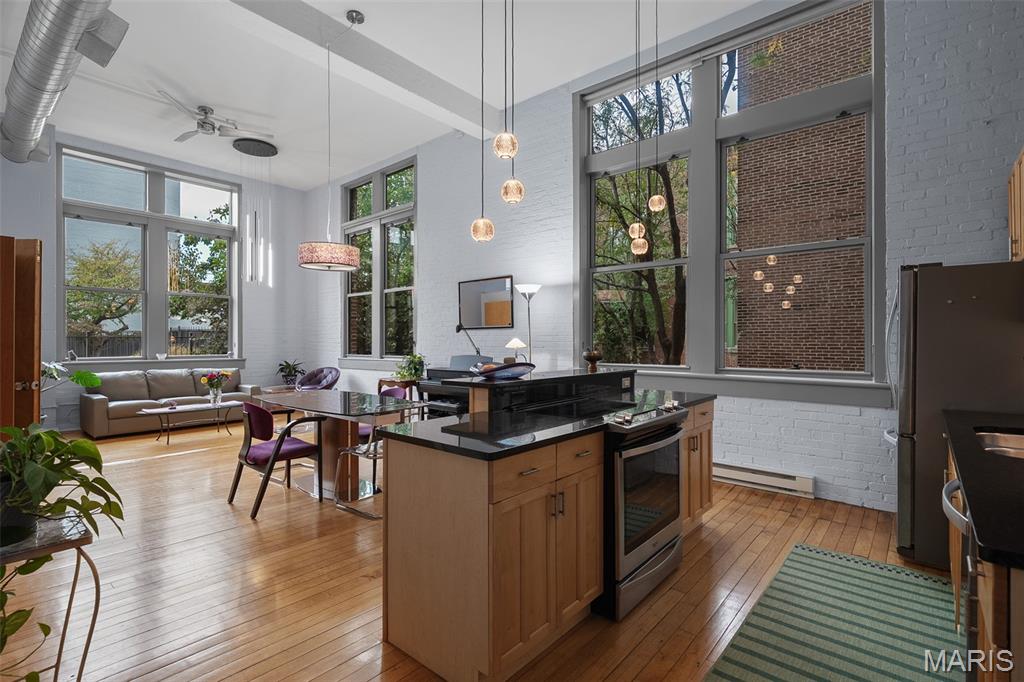 4242 Laclede Avenue Unit: 106