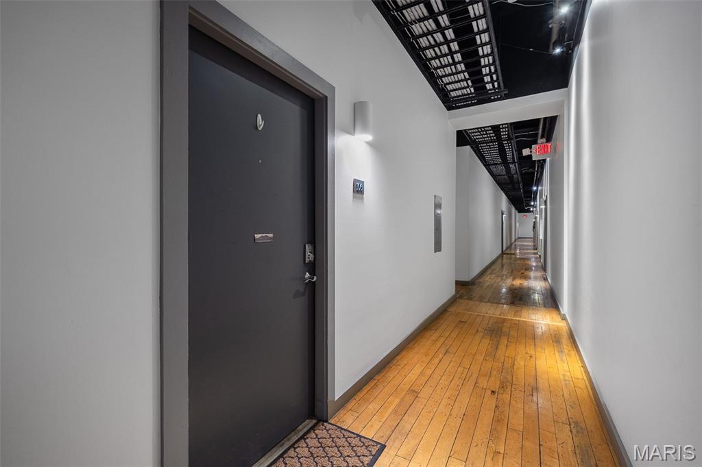 4242 Laclede Avenue Unit: 106