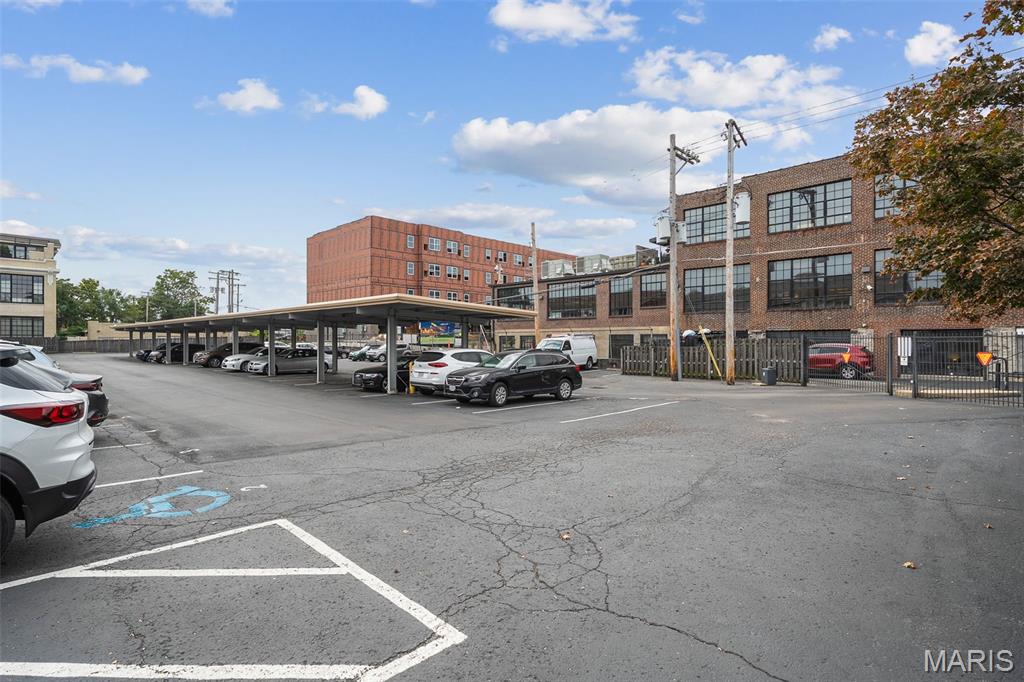 4242 Laclede Avenue Unit: 106