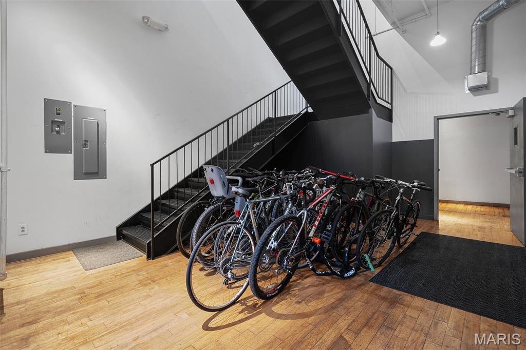 4242 Laclede Avenue Unit: 106