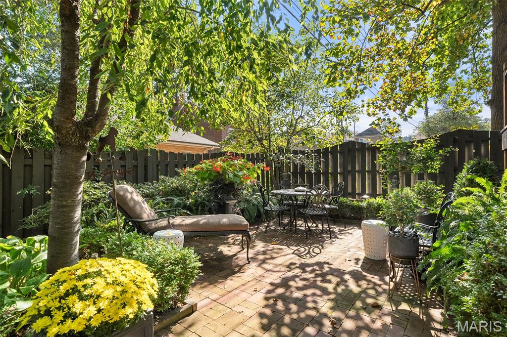 420 W Point Court