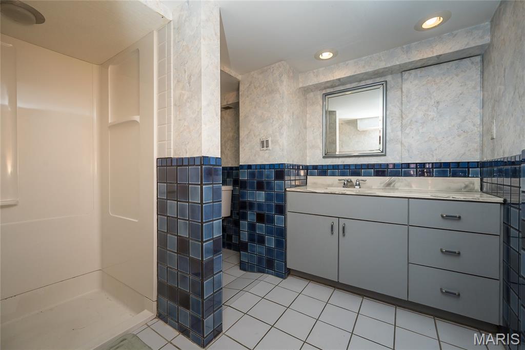 437 Hoffmeister Avenue