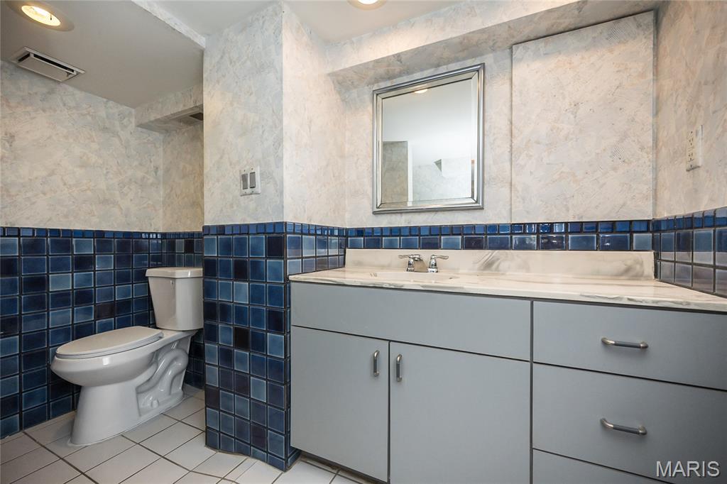 437 Hoffmeister Avenue