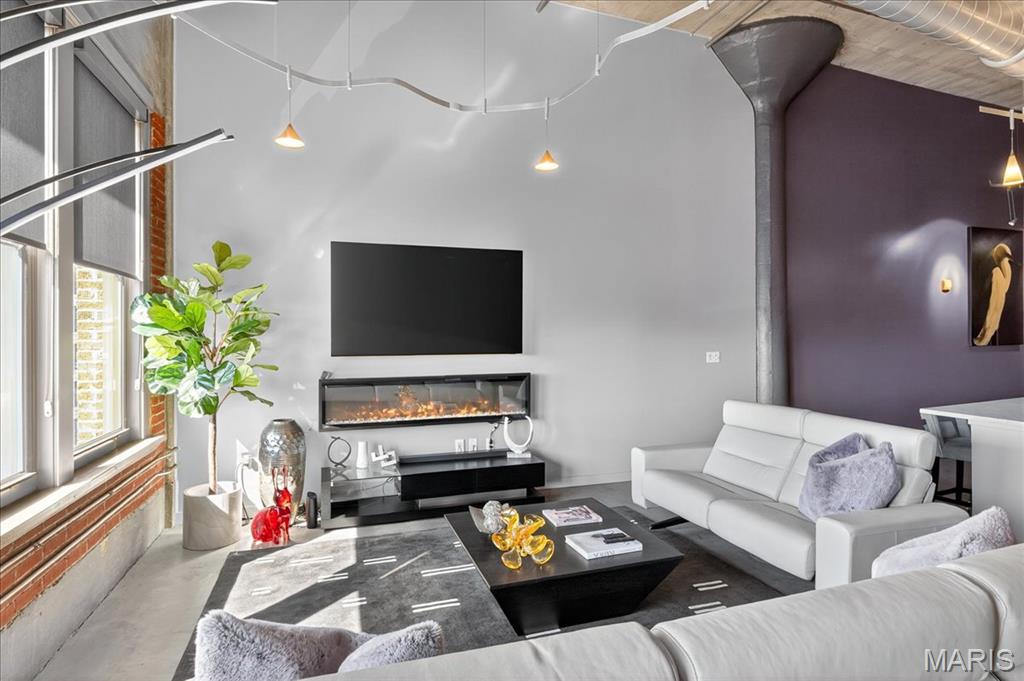 1635 Washington Avenue Unit: 901