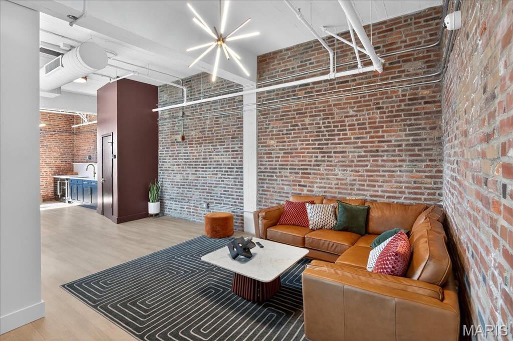 1635 Washington Avenue Unit: 901