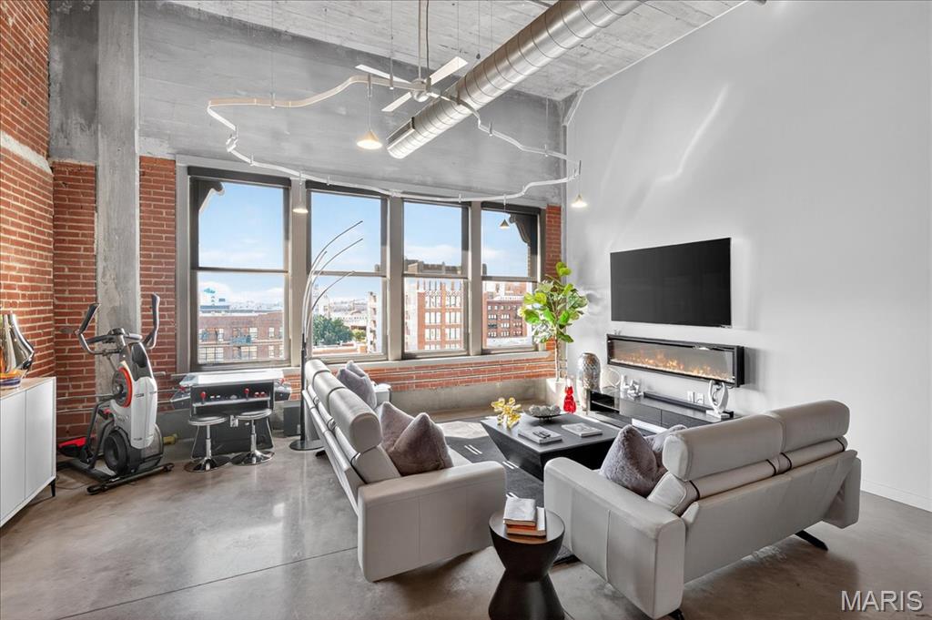 1635 Washington Avenue Unit: 901