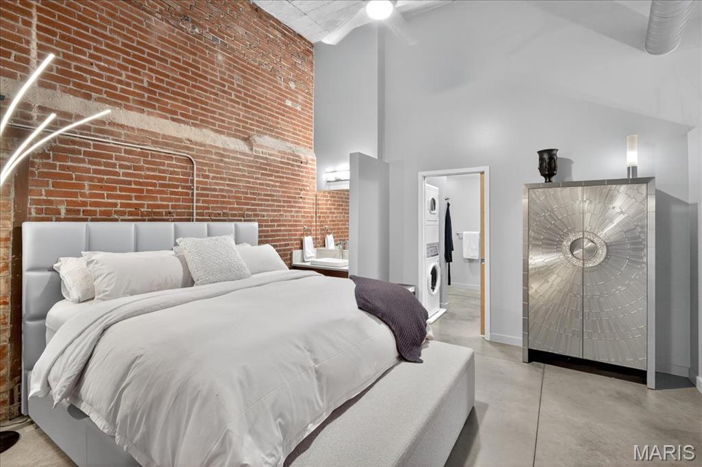 1635 Washington Avenue Unit: 901