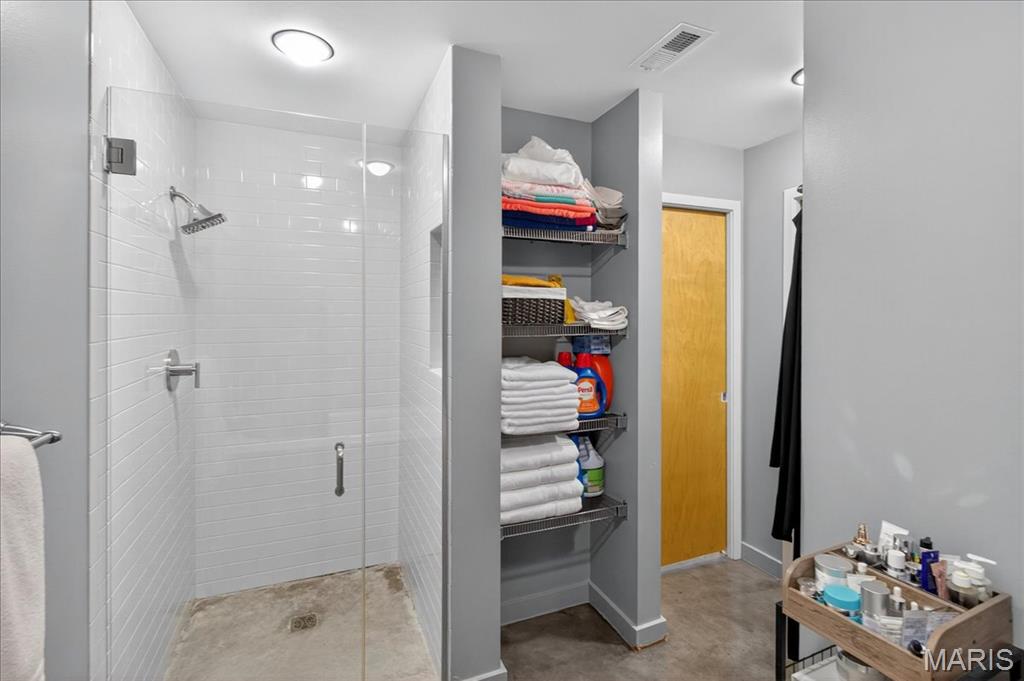 1635 Washington Avenue Unit: 901