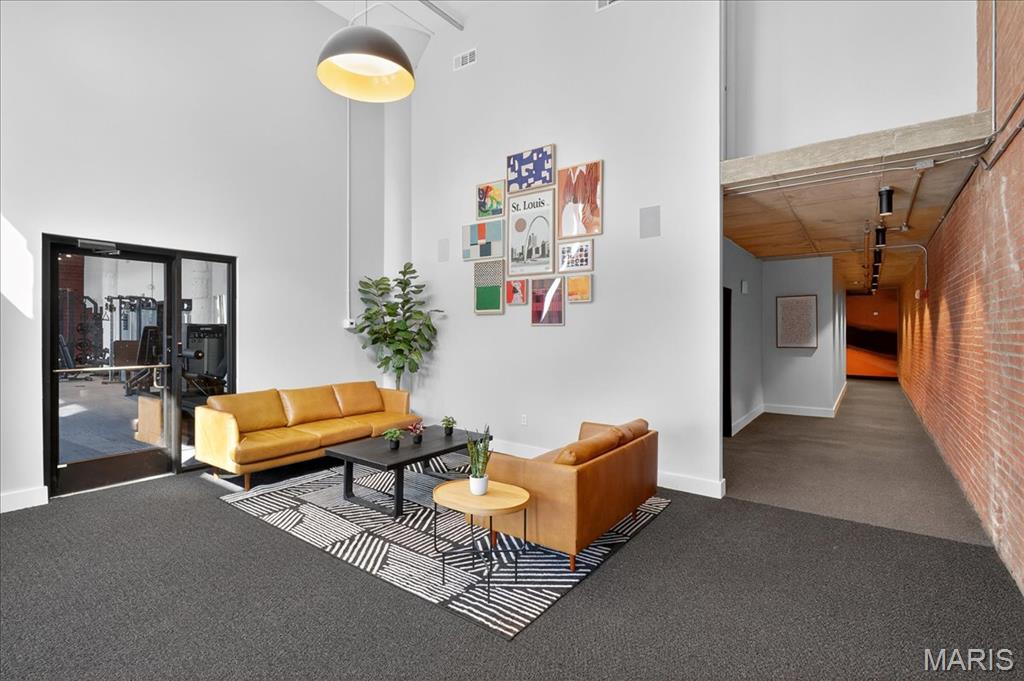 1635 Washington Avenue Unit: 901