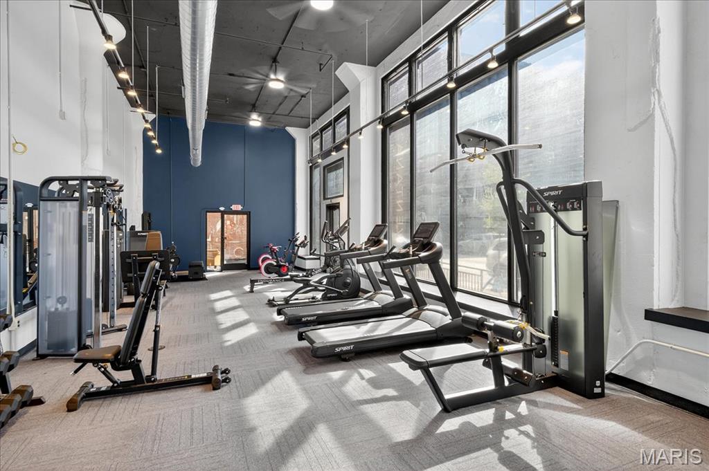 1635 Washington Avenue Unit: 901