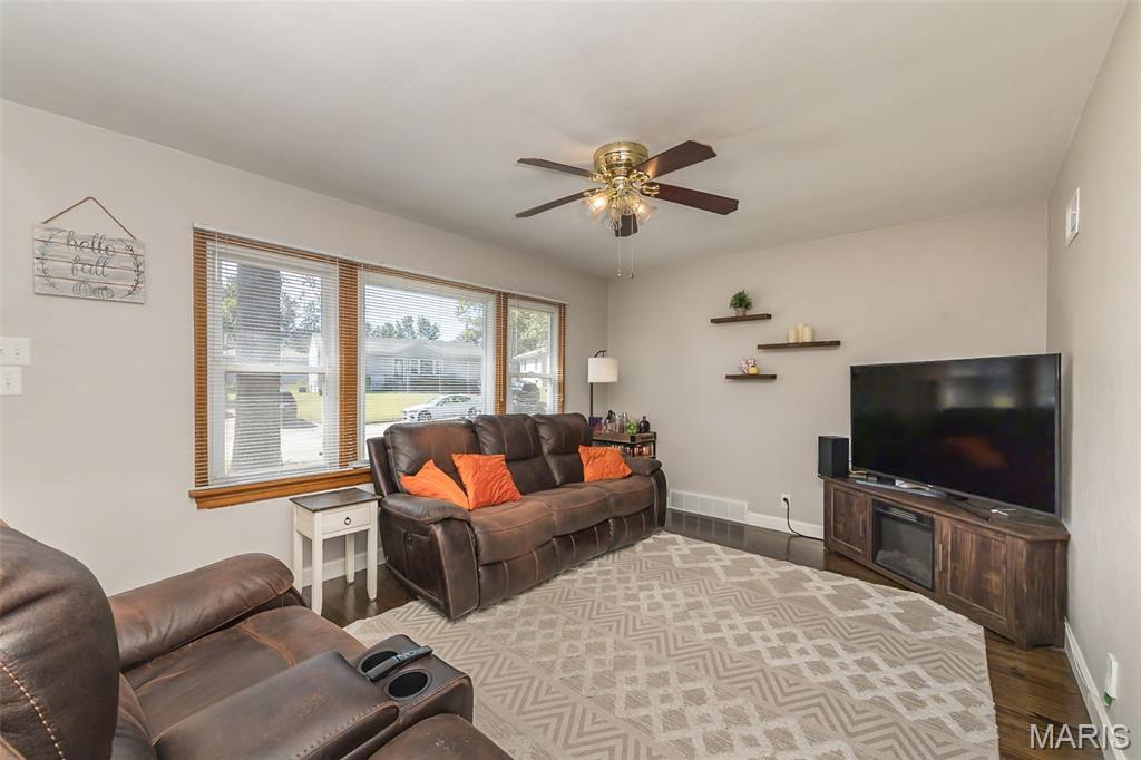 7625 General Meade Lane