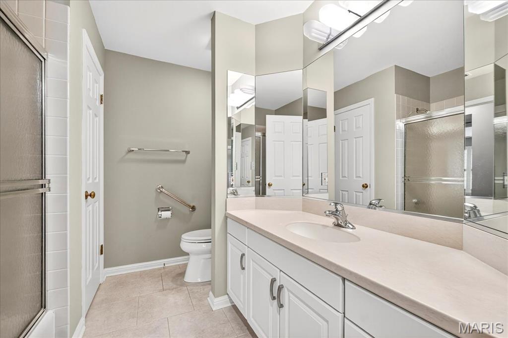 208 Ambridge Court Unit: 202