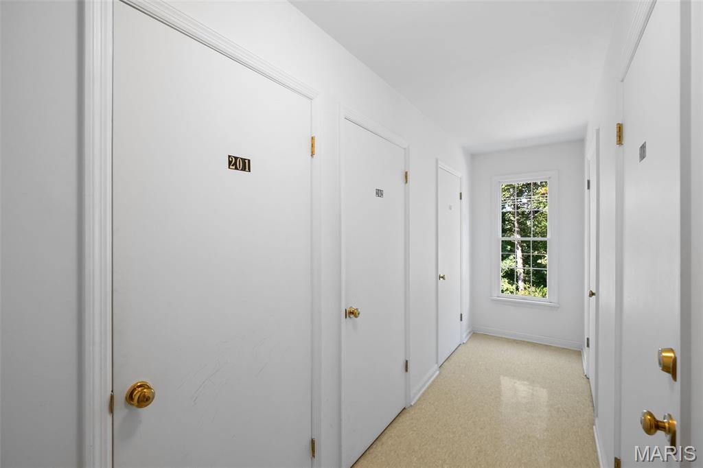 208 Ambridge Court Unit: 202