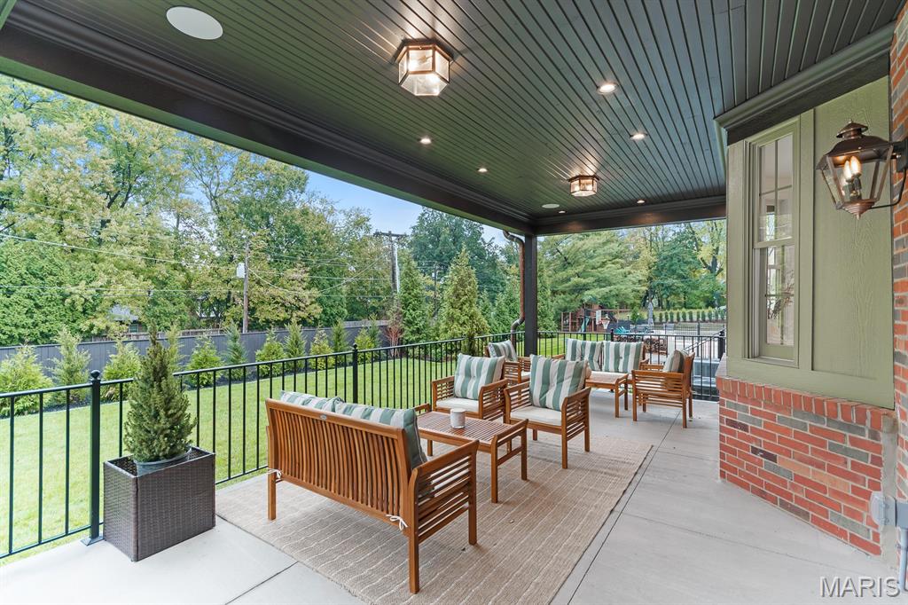 61 Lake Forest Drive