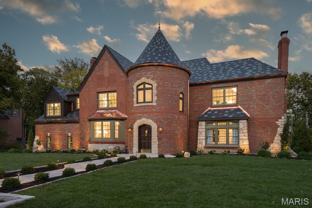 61 Lake Forest Drive