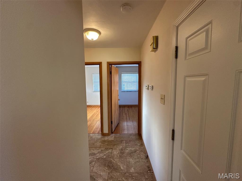 5001 Winona Avenue Unit: 2nd Floor