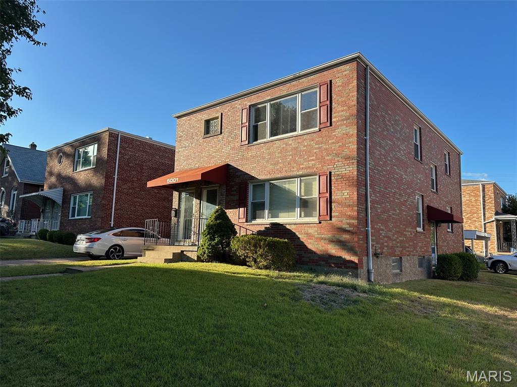 5001 Winona Avenue Unit: 2nd Floor