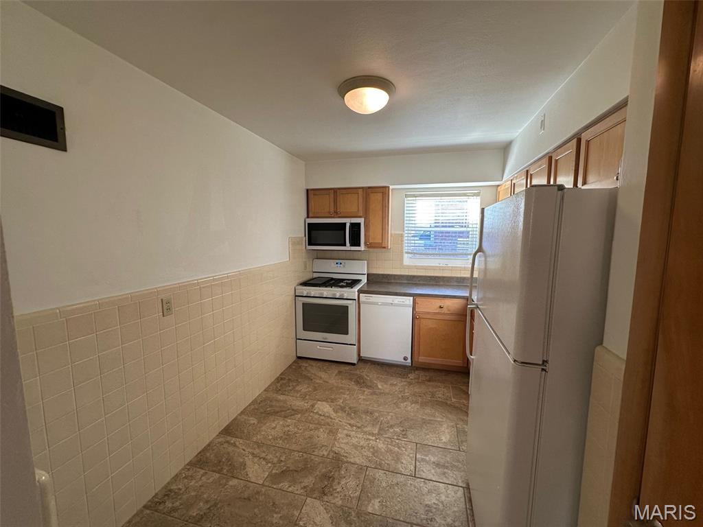 5001 Winona Avenue Unit: 2nd Floor