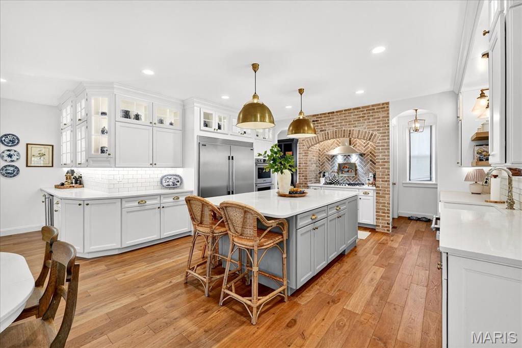 6109 Knights Table Court