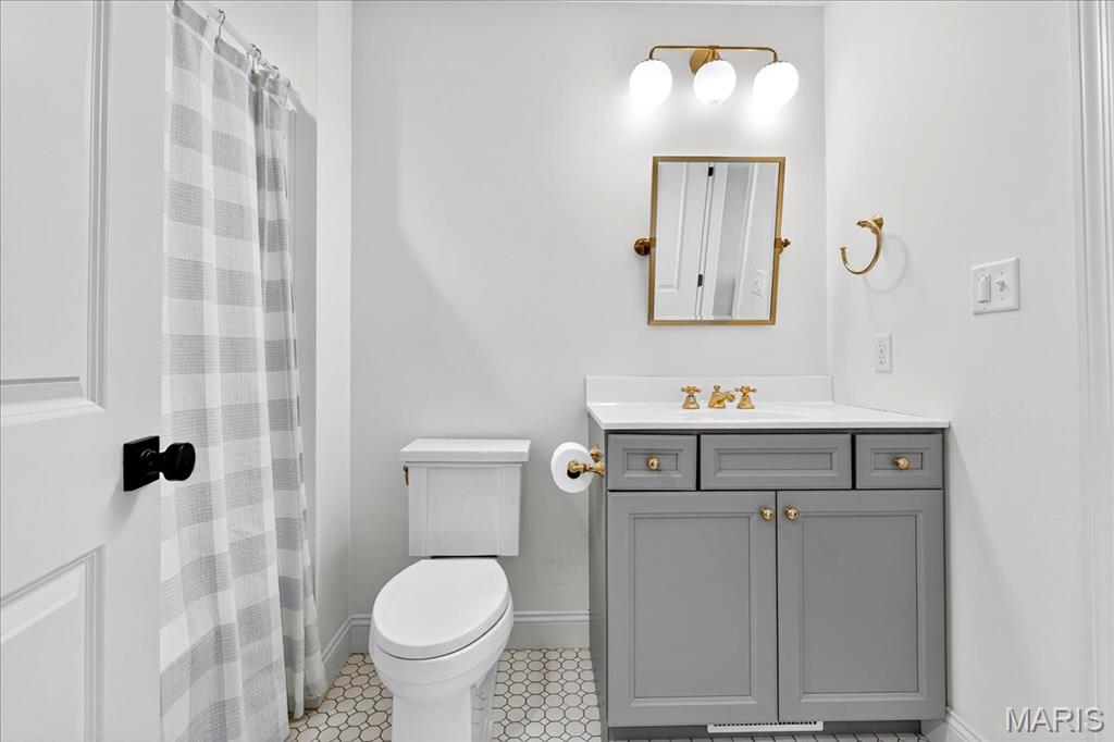 6109 Knights Table Court