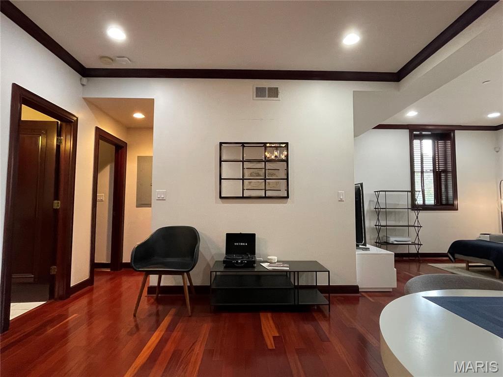 4540 Lindell Boulevard Unit: 106