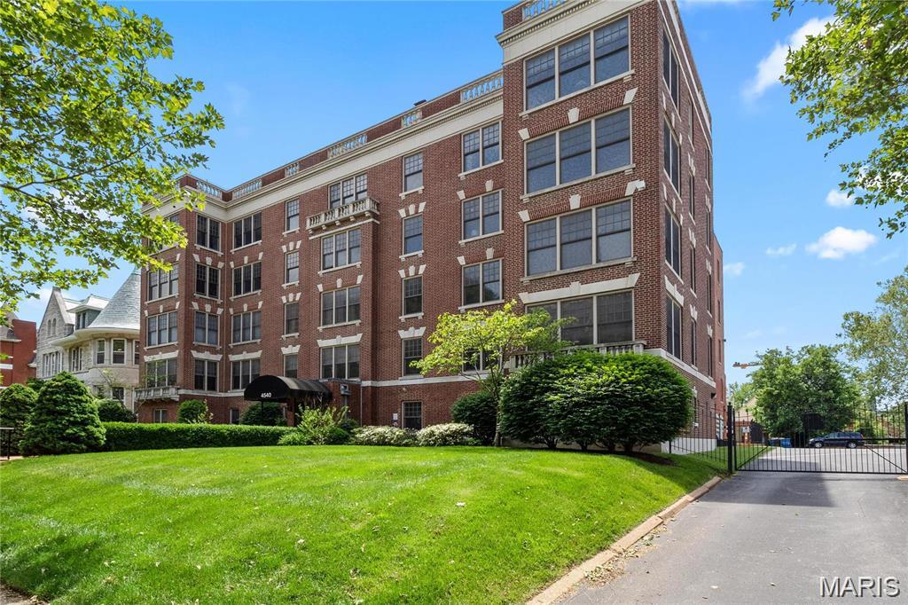 4540 Lindell Boulevard Unit: 106
