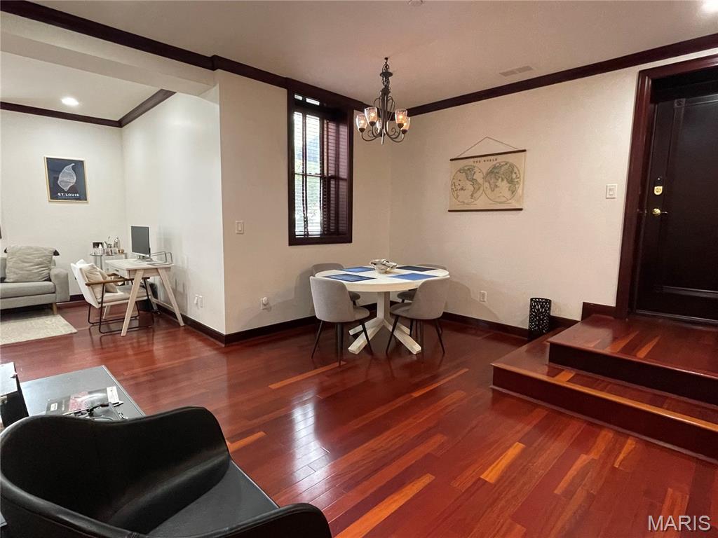 4540 Lindell Boulevard Unit: 106