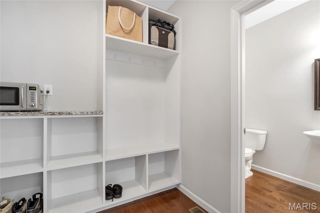 910 Ellis Park Drive