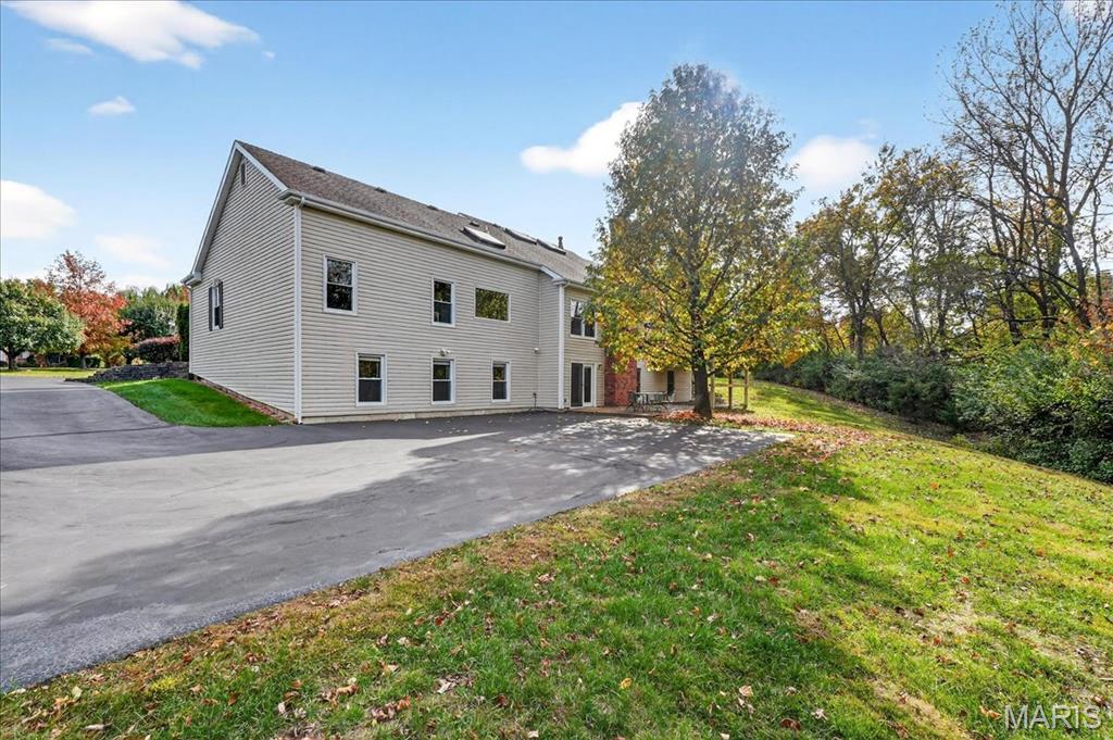 2102 Kehrs Ridge Drive