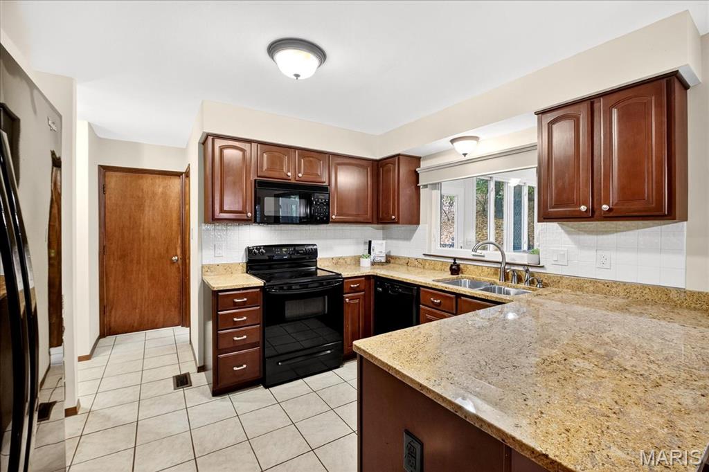 16559 Thunderhead Canyon Court