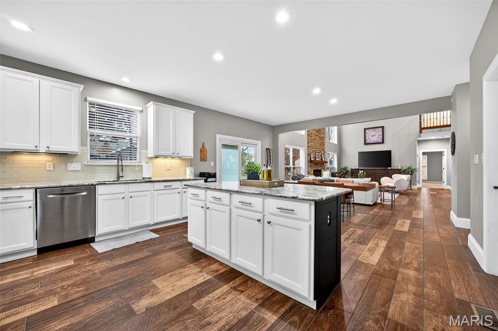 22 Fall Flower Court