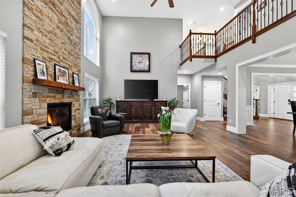 22 Fall Flower Court