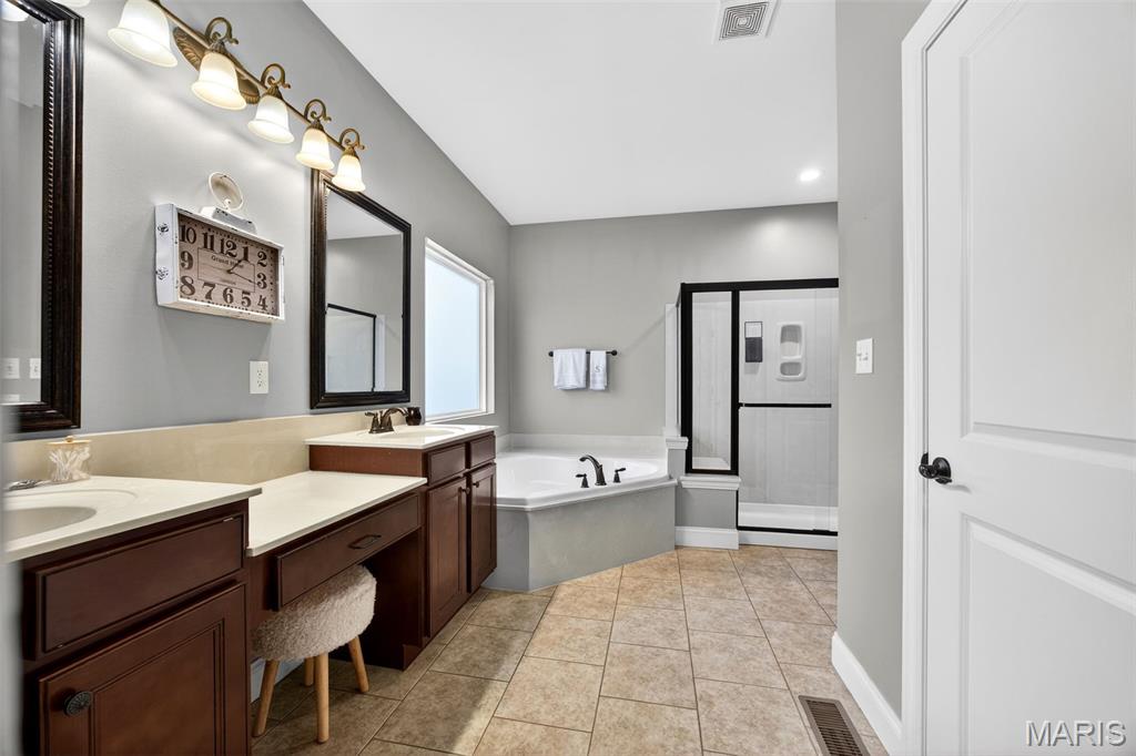 22 Fall Flower Court