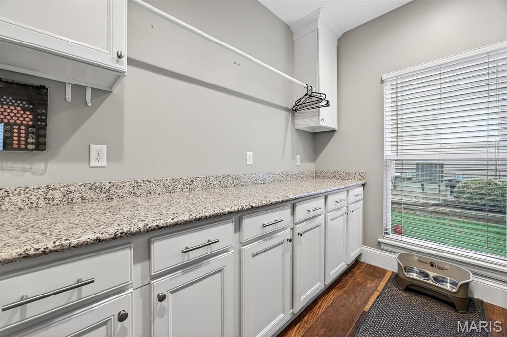 22 Fall Flower Court