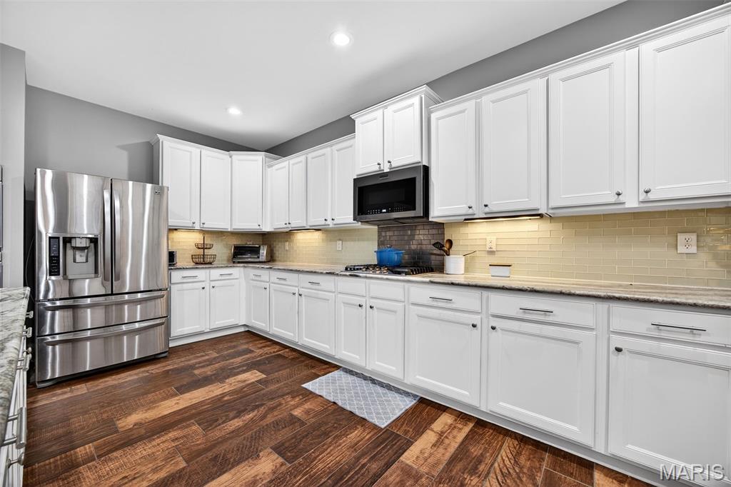 22 Fall Flower Court