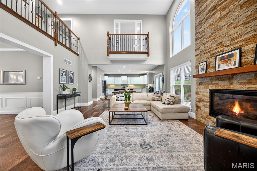 22 Fall Flower Court