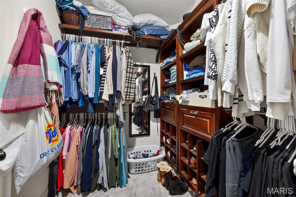 22 Fall Flower Court