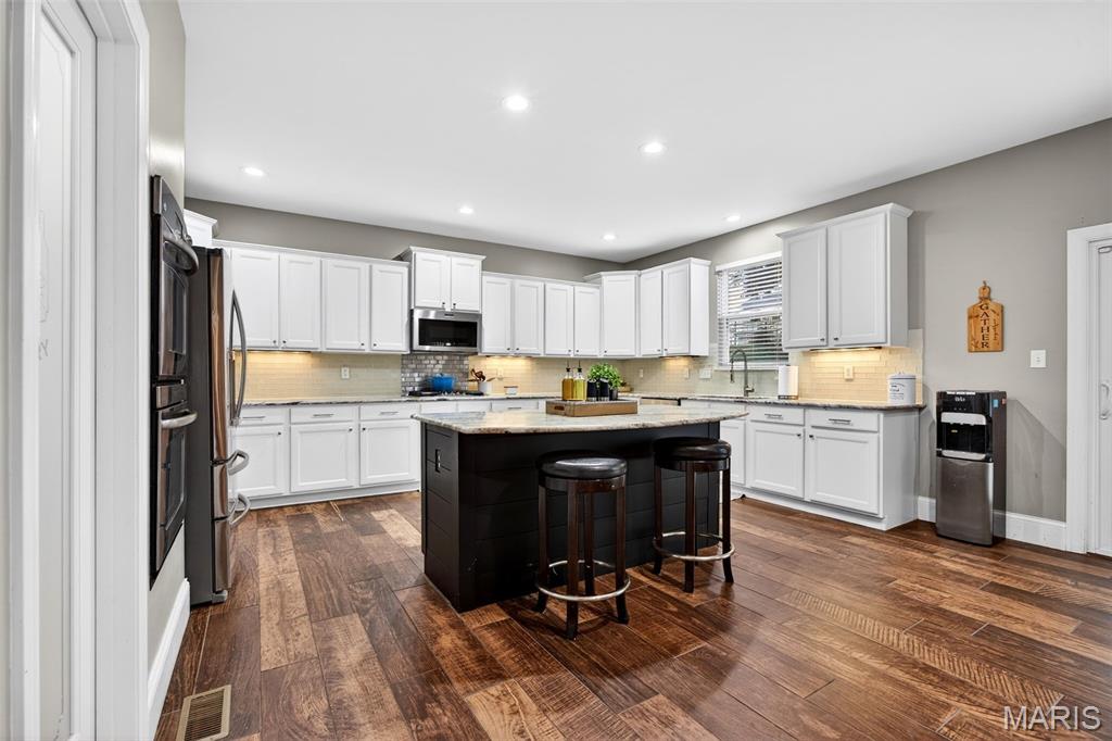 22 Fall Flower Court