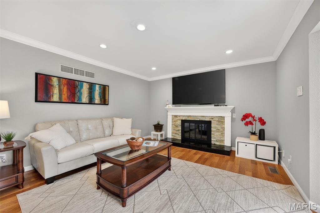 323 Oakleigh Woods Drive