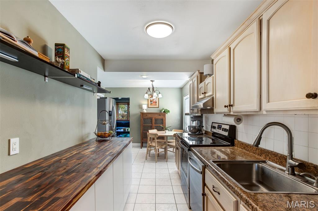 176 Chatwood Terrace