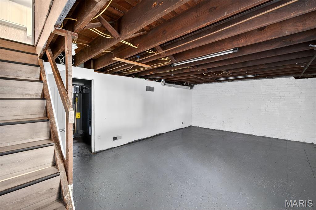 123 W Thornton Avenue