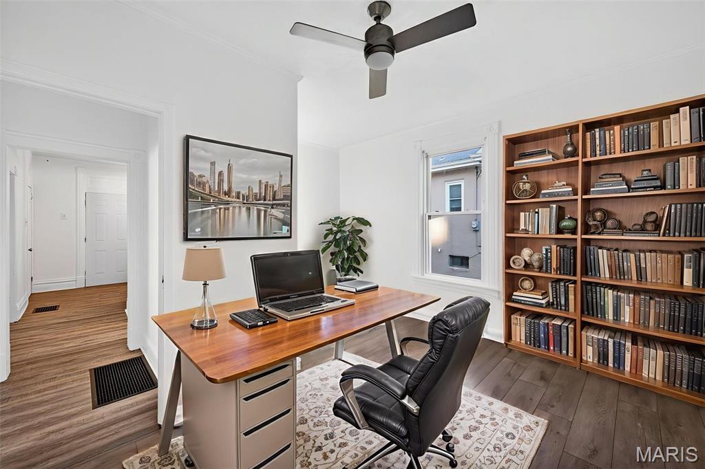 123 W Thornton Avenue