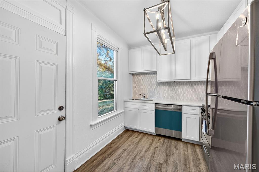 123 W Thornton Avenue