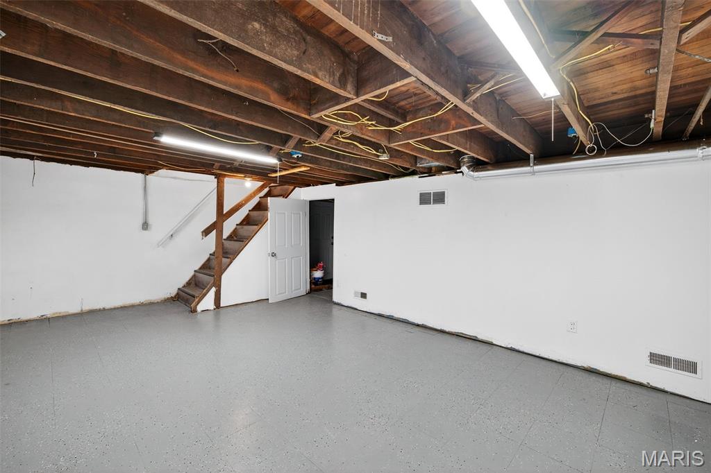 123 W Thornton Avenue