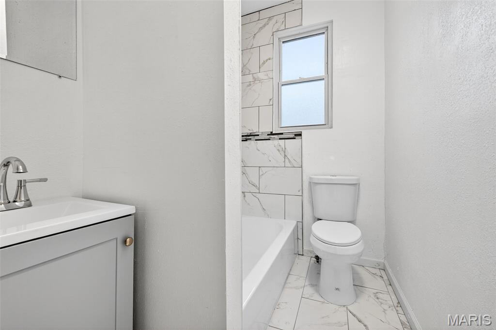 123 W Thornton Avenue